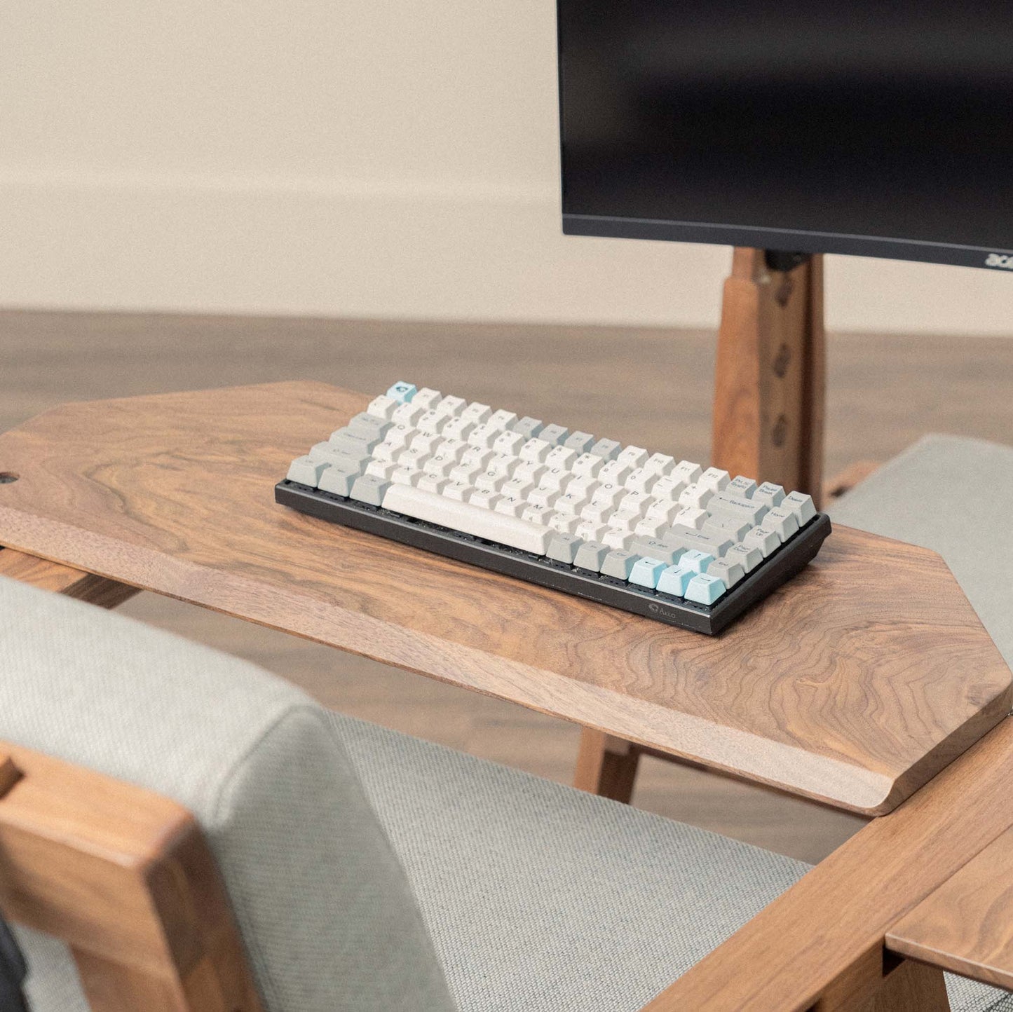 Envy Full Desk