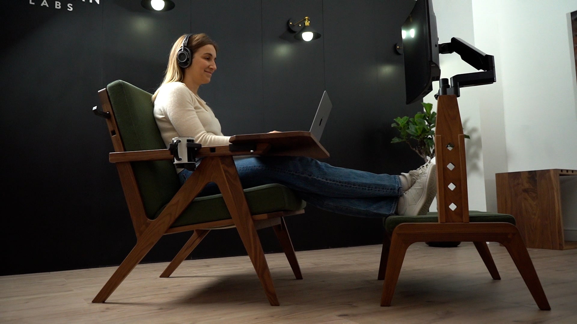 Envy - The Armchair Workstation – Bateman Labs Envy - The Armchair Workstation – Bateman Labs